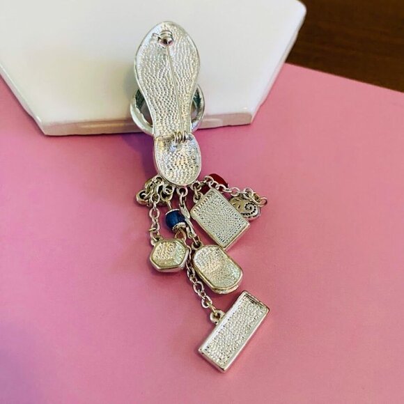 Lucky Charm Flip Flop Enamel Pin With Silver Tone Dangling Charms Playing Cards - Picture 5 of 5